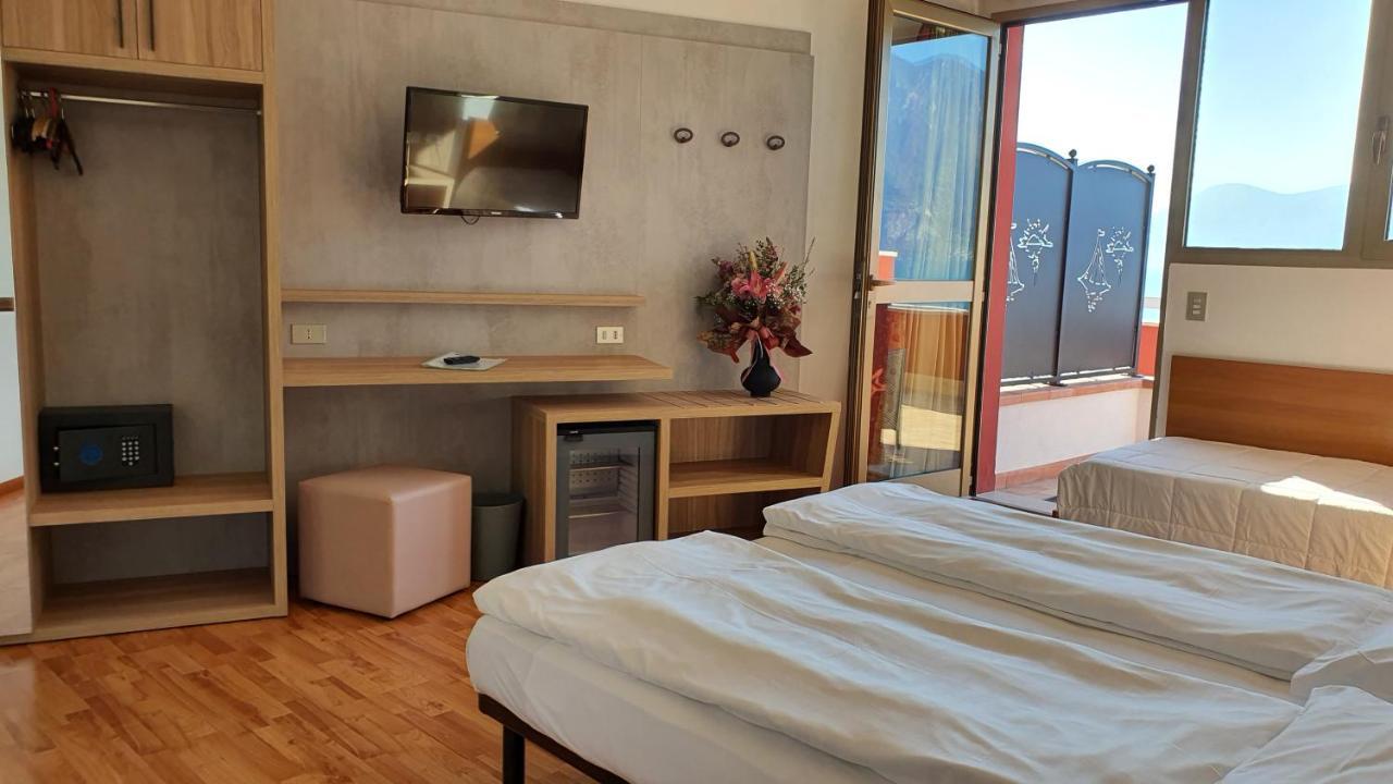 Hotel Merano Brenzone sul Garda Dış mekan fotoğraf